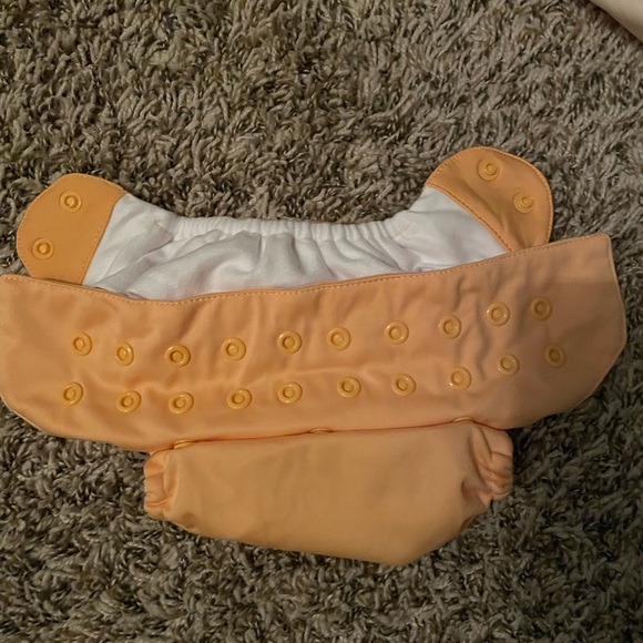 BumGenuis snap closure diapers with microfiber inserts - Picture 2 of 4